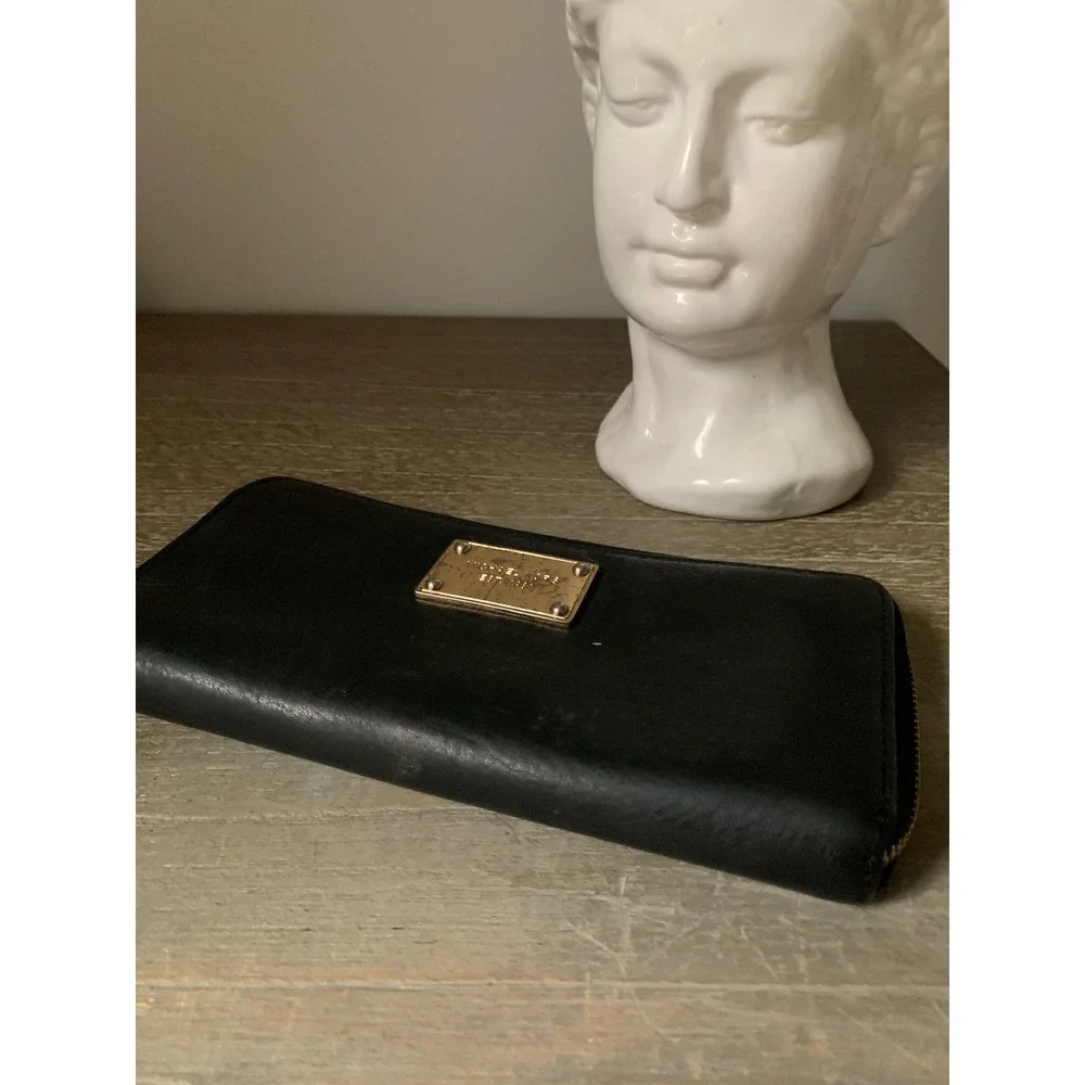 Michael Kors Black Leather Zip Around Continental Wallet Gold Logo Plaque